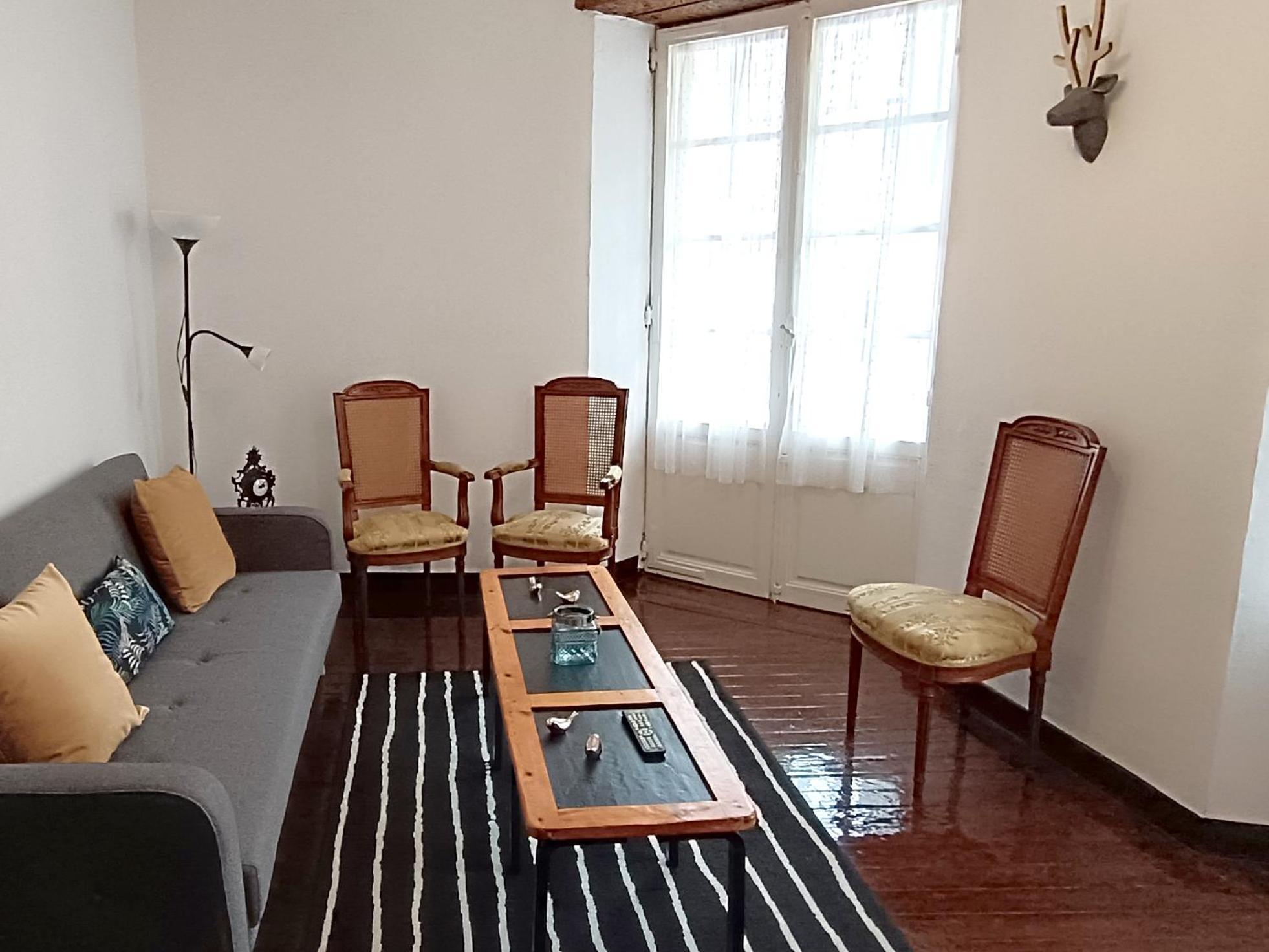 Piso Centrico Amplio, Luminoso, En Casa De Piedra Lägenhet Guitiriz Exteriör bild